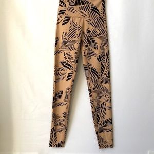 Aerie‎ Move Tan and Black Palm Print High Waisted Leggings XS
